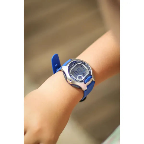 Casio LW-200-2A gyerek digitális karóra WR50 LED quartz kék-fehér