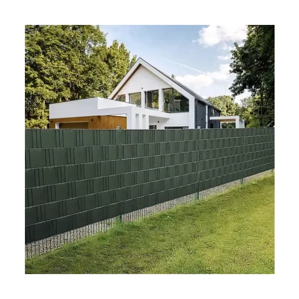 Zöld PVC kerítés takarószalag 19 cm x 35 m, 450 g/m², 25 rögzítőklipsszel