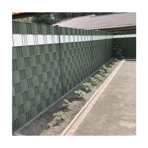 Zöld PVC kerítés takarószalag 19 cm x 35 m, 450 g/m², 25 rögzítőklipsszel