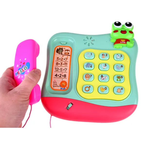 Színes gombos zenélő gyerek telefon fényeffekttel, 3×AA, 18×18 cm