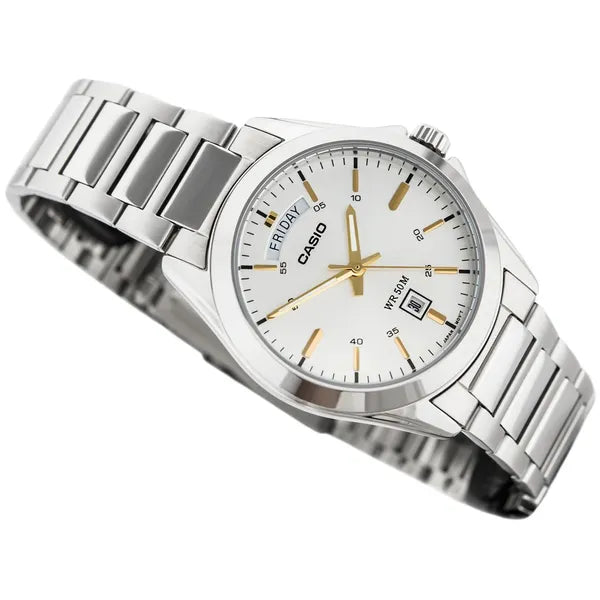 Casio férfi ezüst kvarc óra dátumfunkcióval wr50