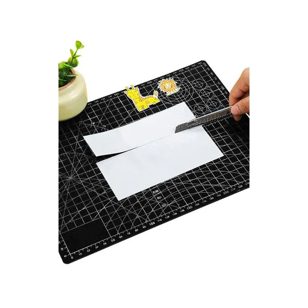Öngyógyító vágólap A3 (30×45 cm), kétoldalas, 3 mm vastag, fekete