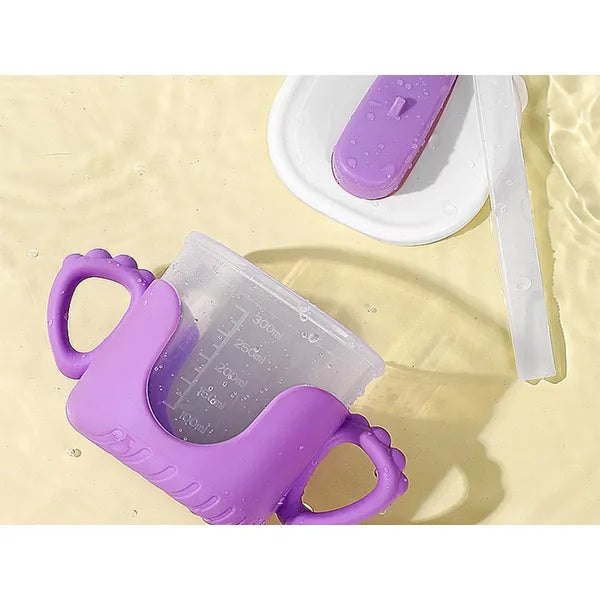 Szilikon fogantyús, csöpögésmentes bébi itatópohár szívószállal 300 ml