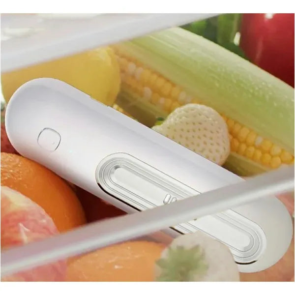 Kompakt hűtőszekrény-ózongenerátor beépített akkuval, USB töltéssel