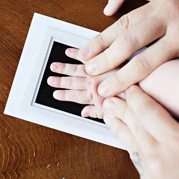 Da83  Baba kezének vagy lábának lenyomat készlet 10x15,3 cm fekete