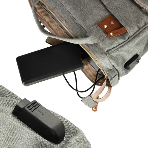 Szürke pelenkázó hátizsák babakocsihoz, USB porttal, 30×20×42 cm